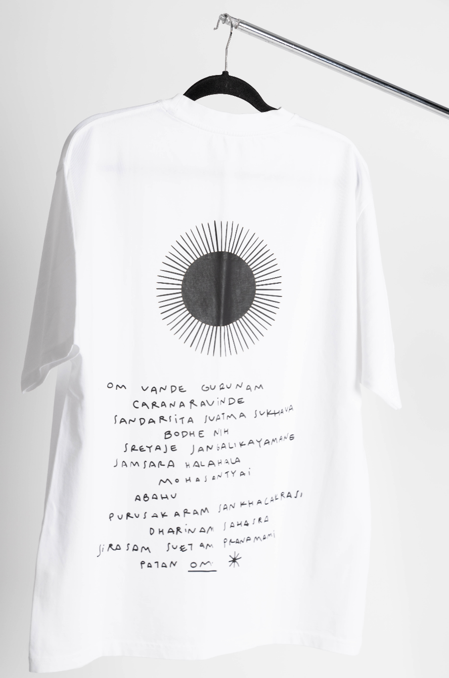 Oversize "Mantra" embroidered front logo T-shirt - optic white